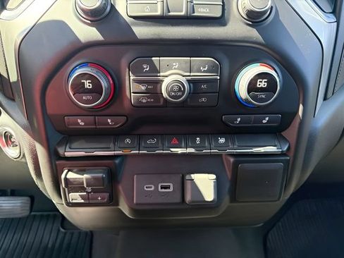 Used 2021 Chevrolet Silverado 1500 LT AWD/4WD image 25