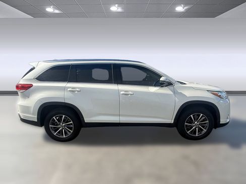 Used 2019 Toyota Highlander XLE image 8