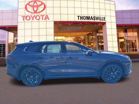 New 2025 Toyota Crown Signia image 4