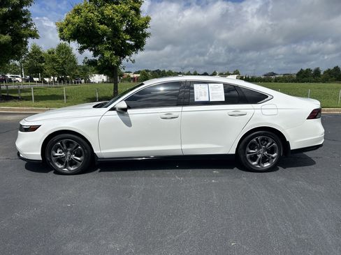 Certified 2025 Honda Accord EX-L image 6