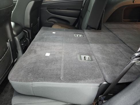 Used 2017 Jeep Grand Cherokee Laredo w/ Quick Order Package 23E image 33