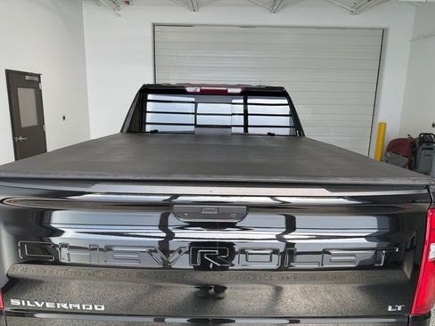 Used 2022 Chevrolet Silverado 1500 LT Trail Boss w/ LT Trail Boss Premium Package image 31