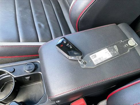 Used 2022 Volkswagen GTI SE FWD image 20
