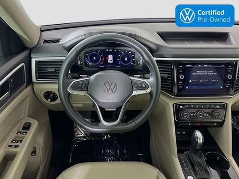 Certified 2022 Volkswagen Atlas SE w/ Black Wheel Package AWD/4WD image 21