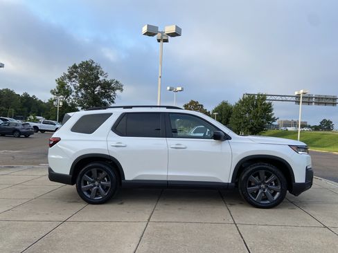 New 2026 Honda Pilot Sport image 12