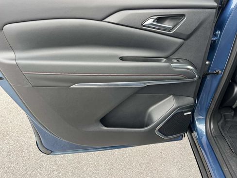 Used 2024 Chevrolet Traverse RS FWD image 18