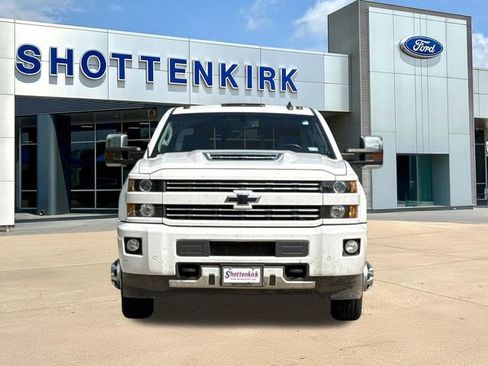 Used 2019 Chevrolet Silverado 3500 LT w/ LT Convenience Package image 2