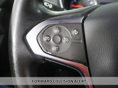 Used 2023 Chevrolet Traverse LT w/ Rear Camera Mirror Package image 5