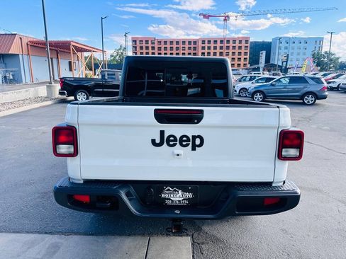 Used 2025 Jeep Gladiator Sport AWD/4WD image 6
