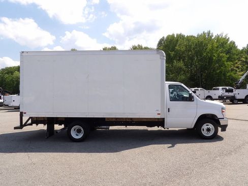 Used 2024 Ford E-450 and Econoline 450 Super Duty w/ Power Windows & Locks Group RWD image 9
