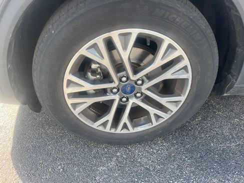 Used 2020 Ford Escape SEL image 8