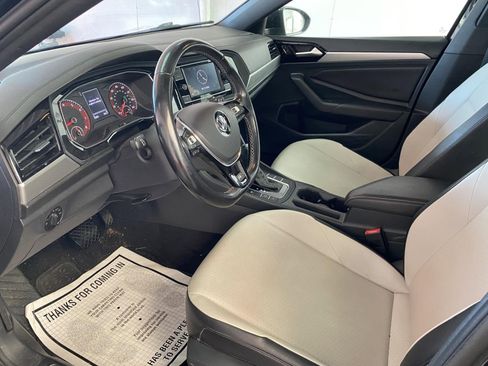 Used 2019 Volkswagen Jetta R-Line FWD image 18