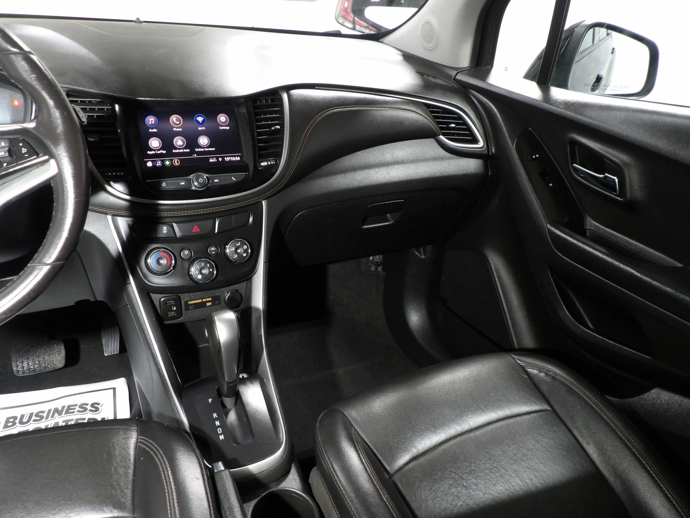 Used 2021 Chevrolet Trax LT w/ Premium Seat Package AWD/4WD image 11