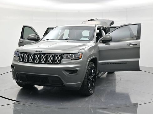 Used 2022 Jeep Grand Cherokee Laredo X AWD/4WD image 54