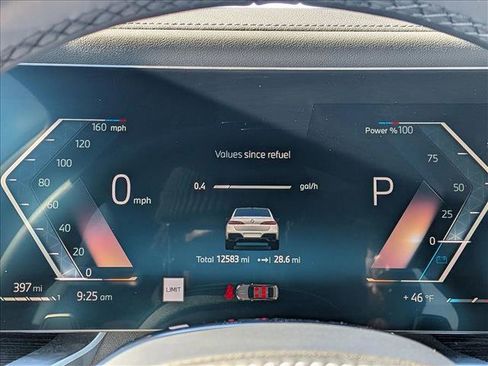 Used 2025 BMW 740i xDrive w/ Premium Package image 11