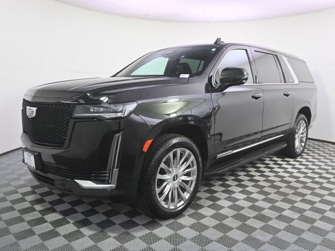 Used 2022 Cadillac Escalade ESV Premium Luxury w/ Performance Package AWD/4WD image 2