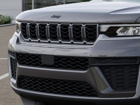 New 2026 Jeep Grand Cherokee Altitude AWD/4WD image 12