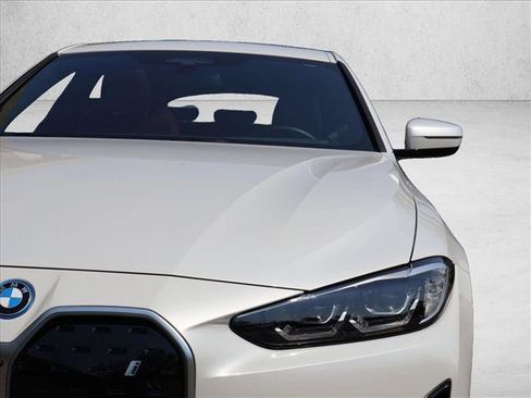 Used 2023 BMW i4 eDrive40 RWD image 2