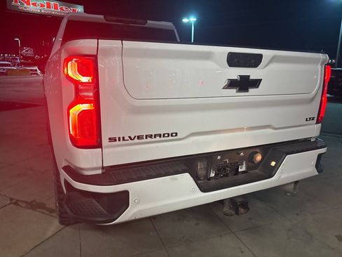 Used 2024 Chevrolet Silverado 2500 LTZ w/ LTZ Plus Package image 7