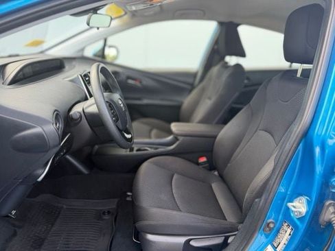 Used 2022 Toyota Prius LE AWD/4WD image 19
