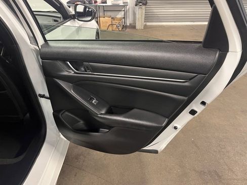 Used 2021 Honda Accord Sport image 15