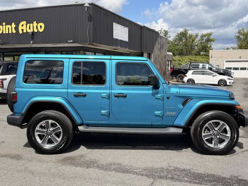 Used 2019 Jeep Wrangler Unlimited Sahara w/ Uconnect 4C Nav & Sound Group AWD/4WD image 8