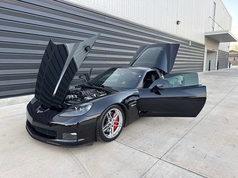 Used 2007 Chevrolet Corvette Z06 w/ Preferred Equipment Group image 24