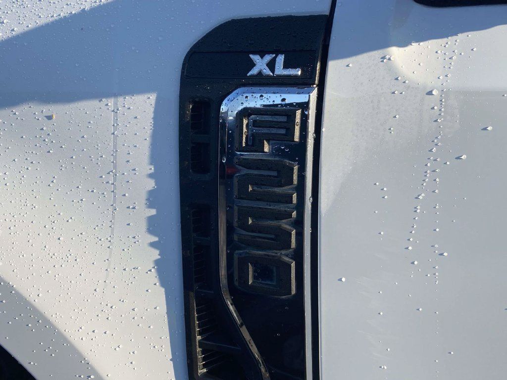 Used 2023 Ford F250 XL w/ XL Driver Assist Package AWD/4WD image 3