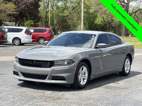 Used 2018 Dodge Charger SXT RWD image 27