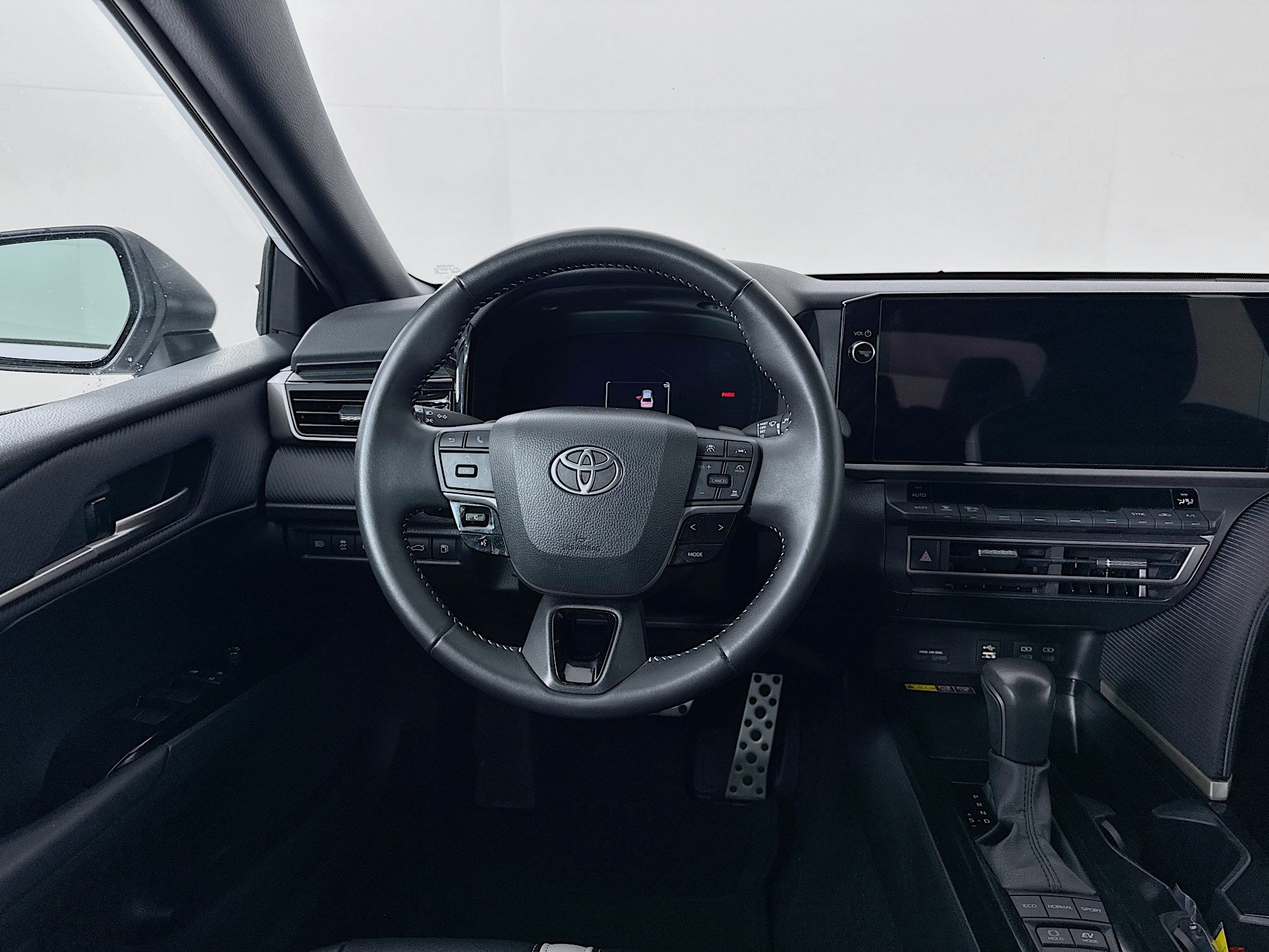 Used 2025 Toyota Camry SE w/ Multimedia Upgrade Package FWD image 20