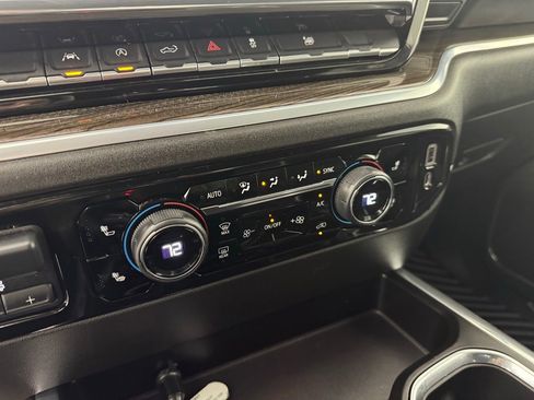 Used 2022 Chevrolet Silverado 1500 RST image 18