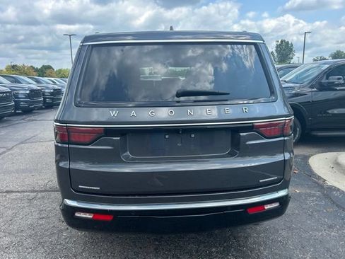 Used 2022 Jeep Wagoneer Series II AWD/4WD image 3