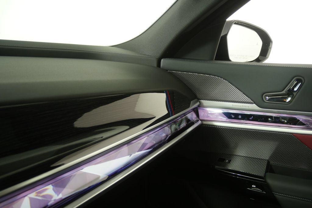 Certified 2026 BMW 740i RWD image 29
