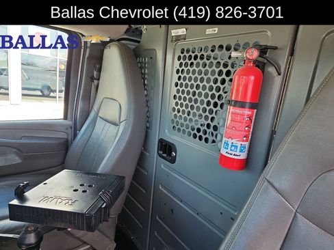 Used 2010 Chevrolet Express 2500 RWD image 19