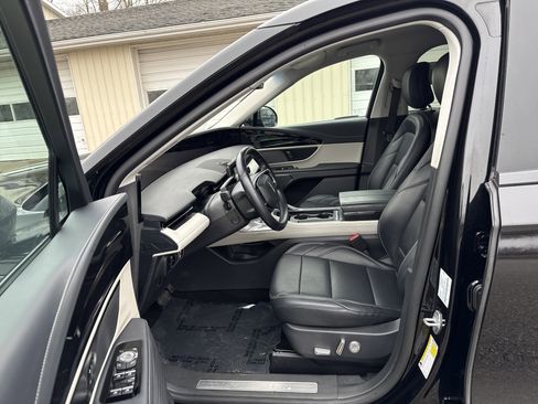 Used 2024 Lincoln Nautilus Premier image 15