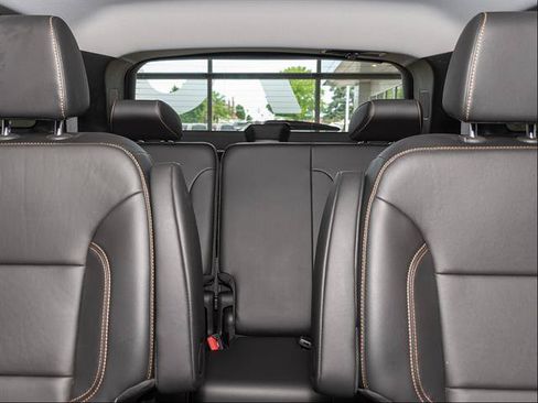 Used 2019 Chevrolet Traverse LT w/ LT Premium Package AWD/4WD image 20