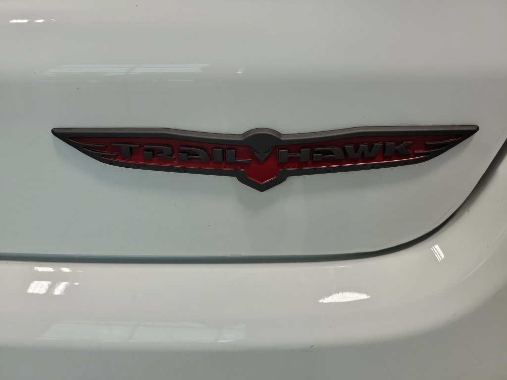 Used 2026 Jeep Compass Trailhawk AWD/4WD image 12