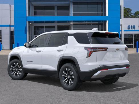 New 2026 Chevrolet Equinox LT w/ Convenience Package II image 3