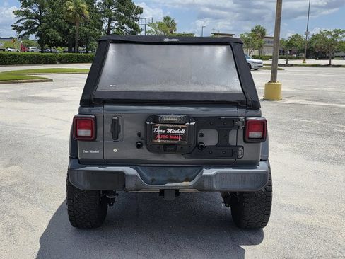 Used 2020 Jeep Wrangler Unlimited Sport S AWD/4WD image 3