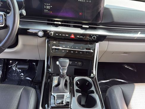 Used 2024 Kia Carnival SX Prestige FWD image 13