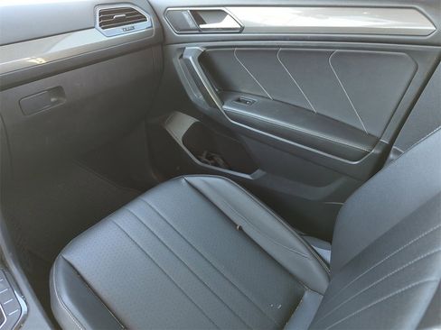Used 2022 Volkswagen Tiguan SE image 23