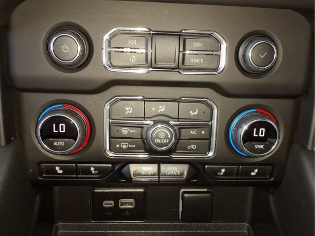 Used 2023 Chevrolet Tahoe LT w/ Luxury Package AWD/4WD image 23