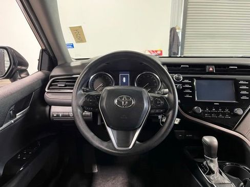 Used 2020 Toyota Camry LE FWD image 21