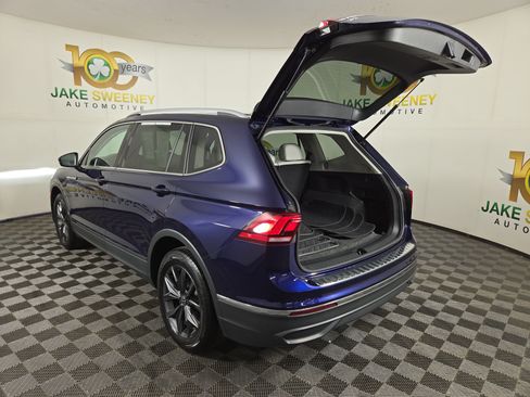 Used 2023 Volkswagen Tiguan SE AWD/4WD image 33