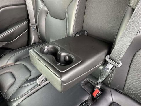 Used 2021 Jeep Cherokee Limited image 19