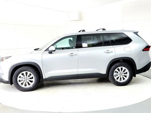 New 2026 Toyota Grand Highlander XLE image 3