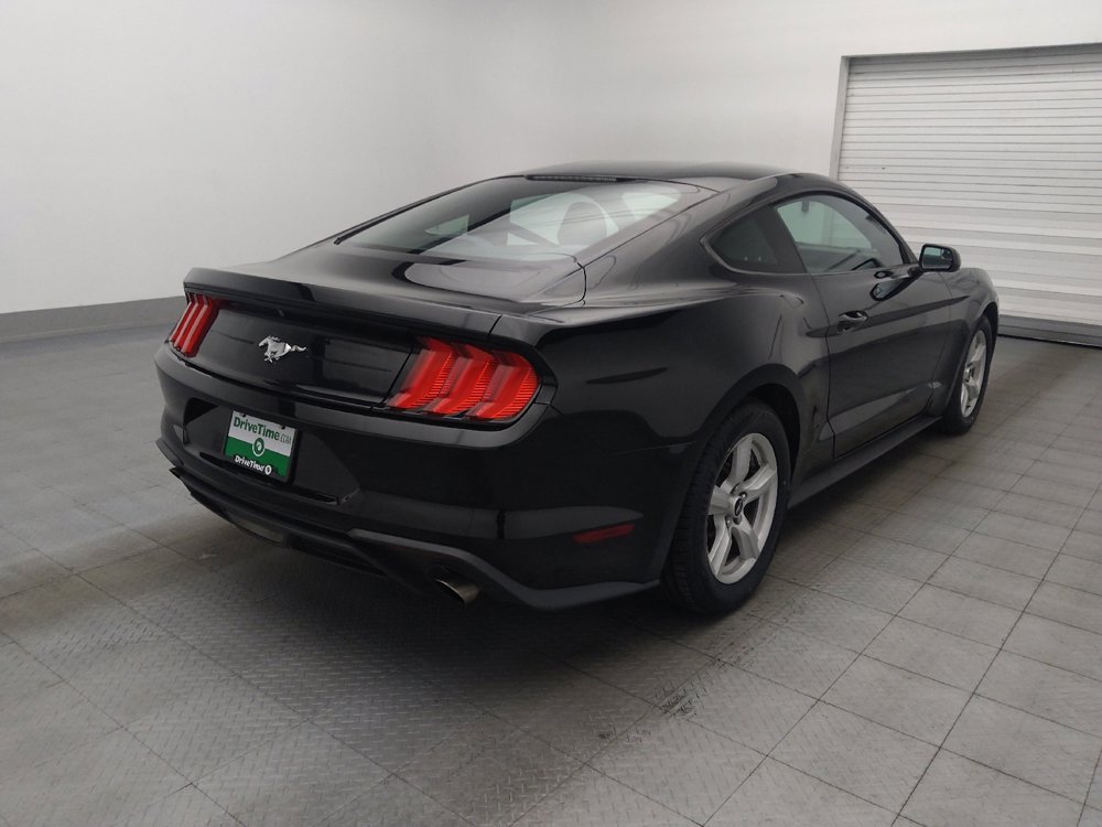 Used 2018 Ford Mustang Coupe RWD image 9