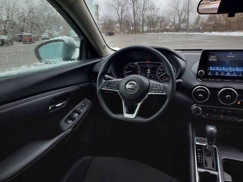 Used 2023 Nissan Sentra SV image 12