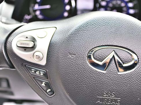 Used 2017 INFINITI QX70 3.7 w/ Premium Package image 15