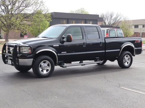 Used 2005 Ford F350 Lariat image 11
